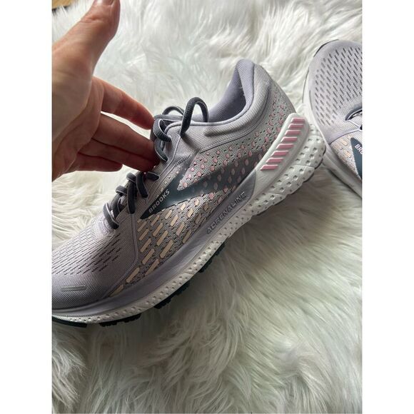 Brooks Adrenaline 21 Women's Size 9.5 B (Medium) Running Shoes purple - Picture 8 of 8